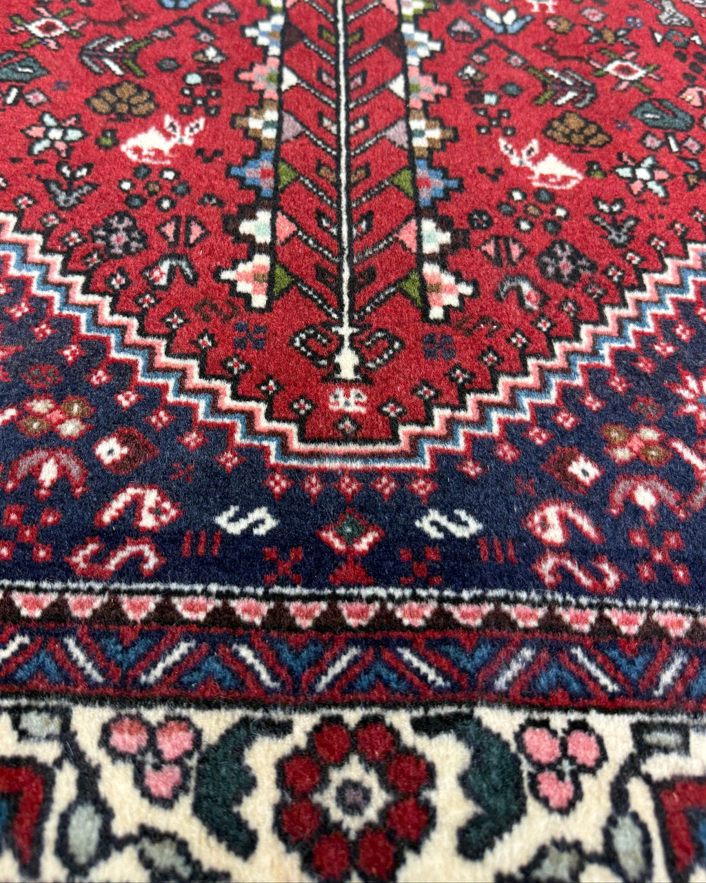 Tappeto persiano Abadeh 150x110 cm rosso con motivi geometrici