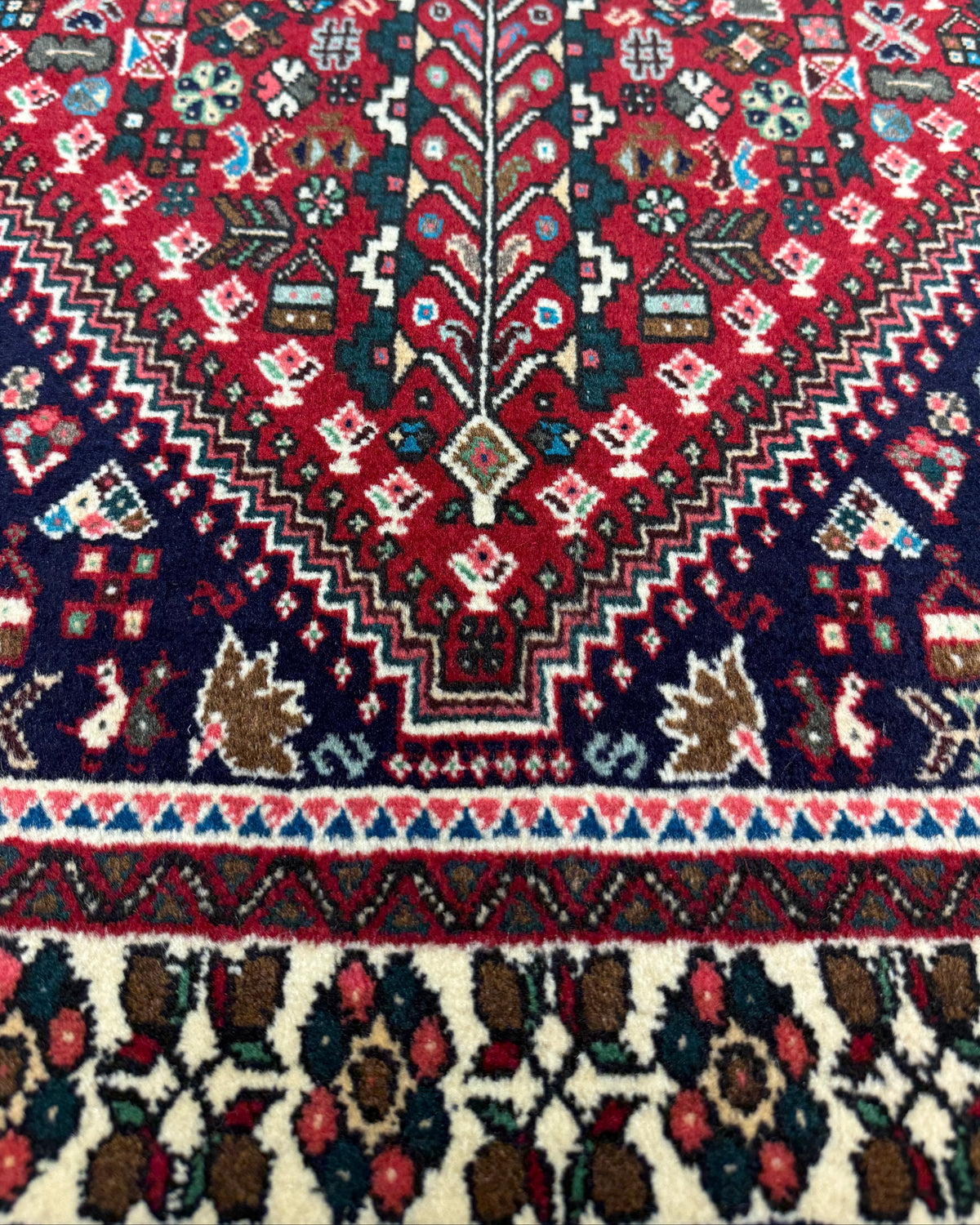 Tappeto persiano Abadeh 155x102 cm rosso con motivi geometrici