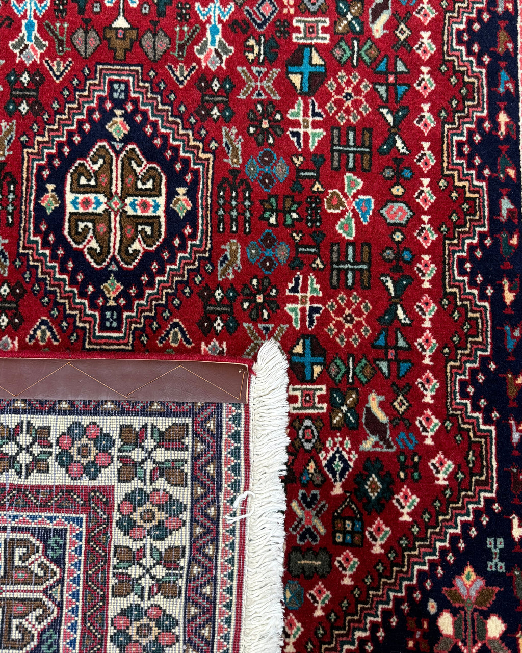 Tappeto persiano Abadeh 155x102 cm rosso con motivi geometrici