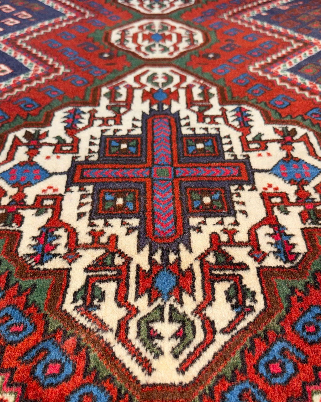 Tappeto persiano Afshar 120x94 cm blu e rosso con medaglioni geometrici