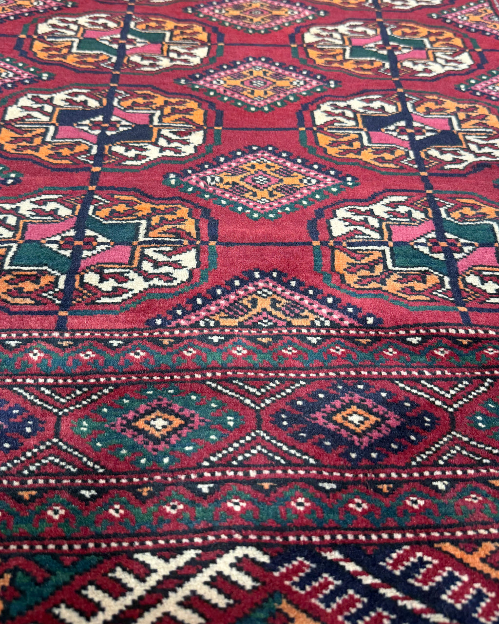 Tappeto Bukhara Royal 147x98 cm rosso con medaglioni geometrici