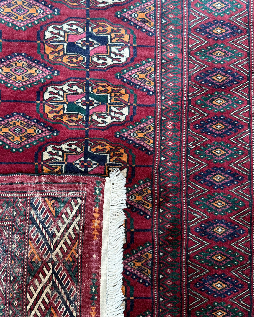 Tappeto Bukhara Royal 147x98 cm rosso con medaglioni geometrici