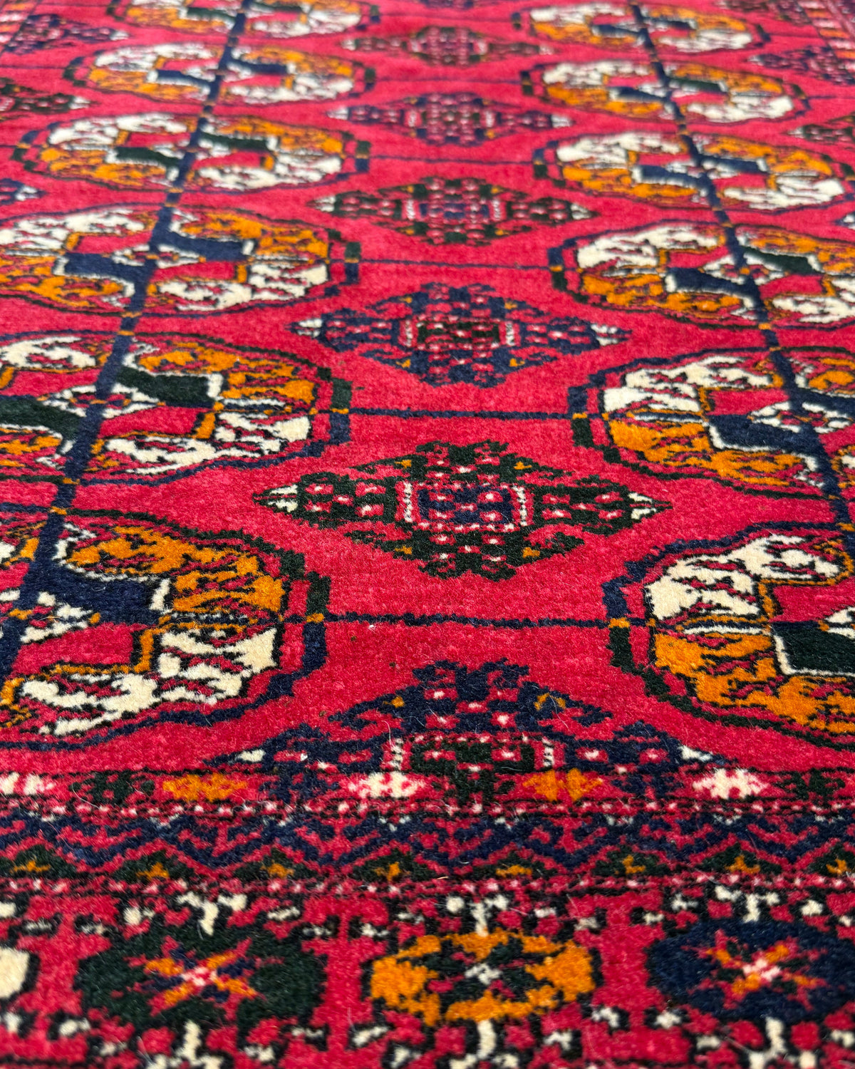 Tappeto Bukhara russo 122x80 cm rosso con motivi geometrici