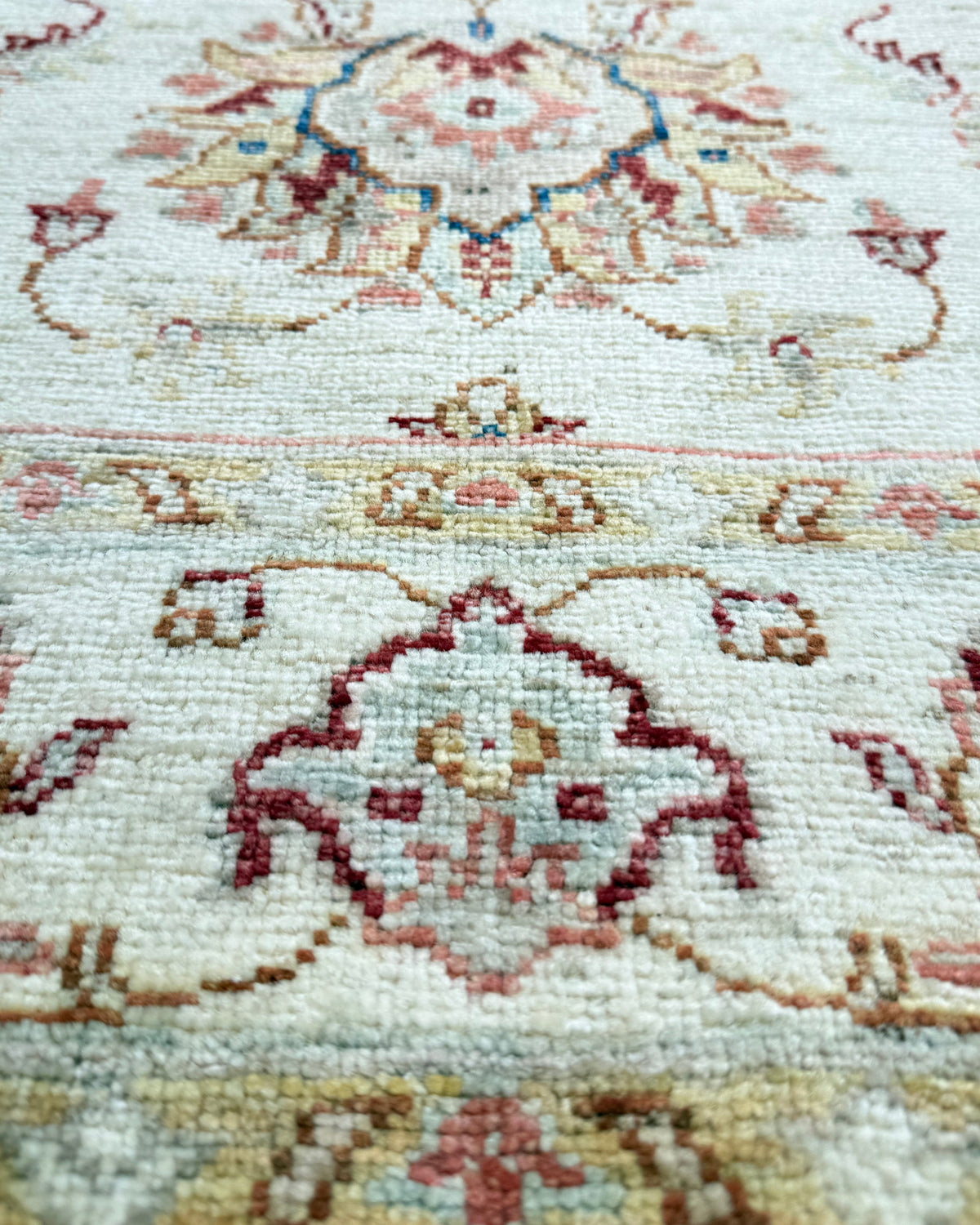 Tappeto Choobi 148x102 cm avorio con motivi floreali