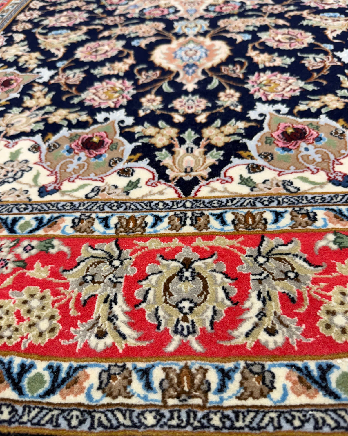 Tappeto persiano Esfahan misto seta 172x110 cm blu scuro e rosso con medaglione centrale