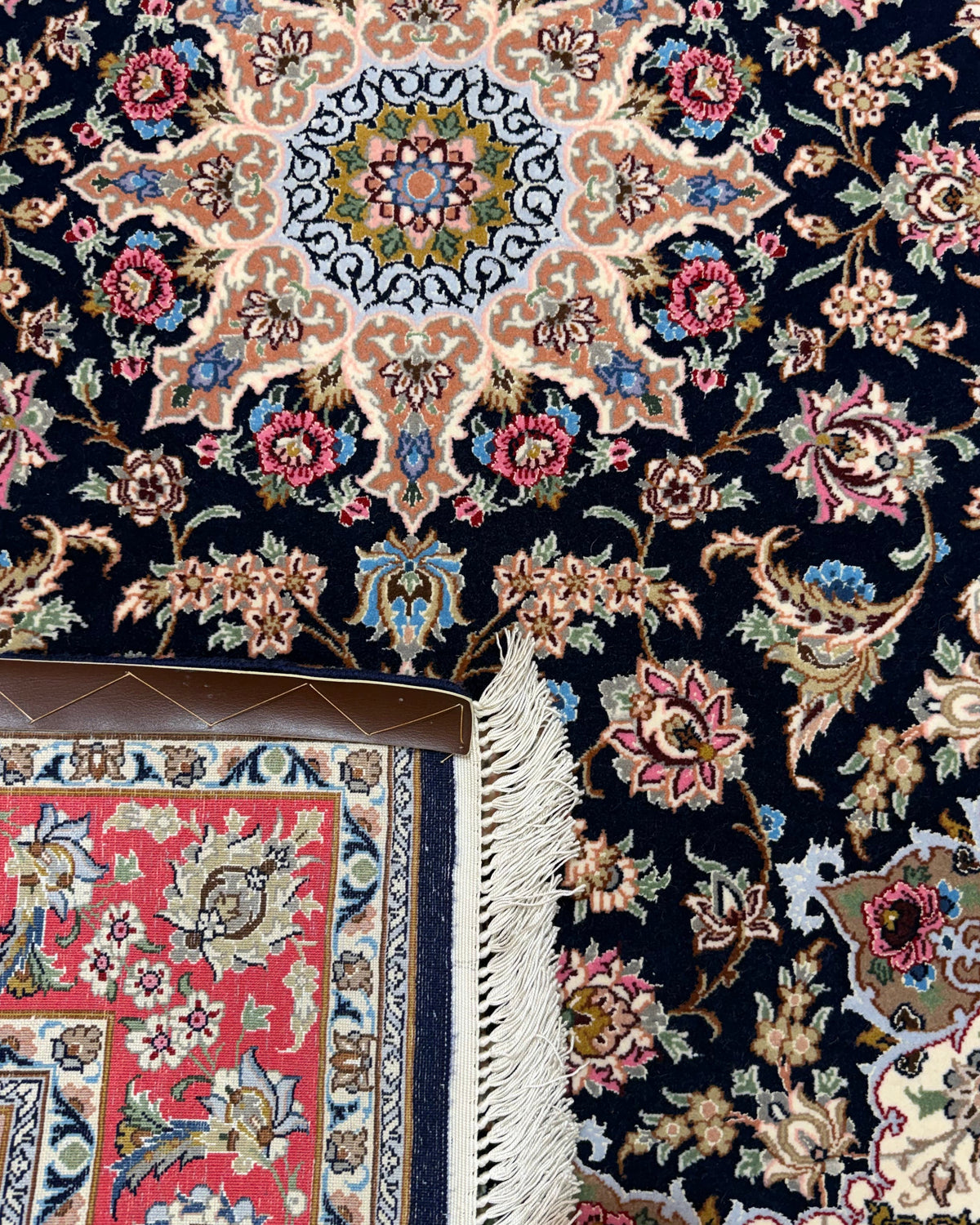 Tappeto persiano Esfahan misto seta 172x110 cm blu scuro e rosso con medaglione centrale
