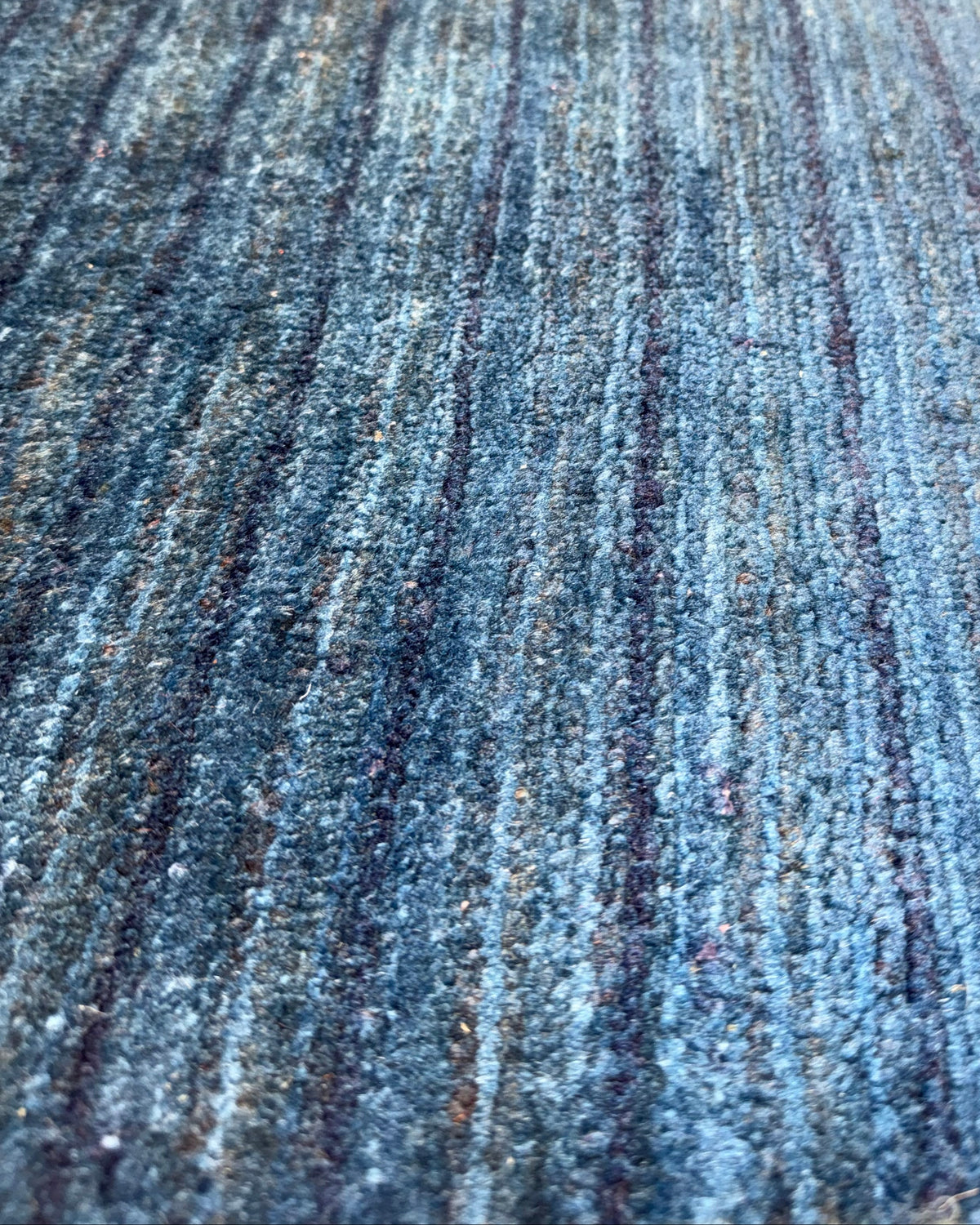 Tappeto persiano Gabbeh 130x80 cm blu con variazioni cromatiche