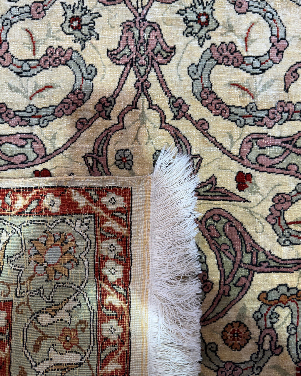 Tappeto Hereke in seta 126x81 cm avorio con motivi floreali