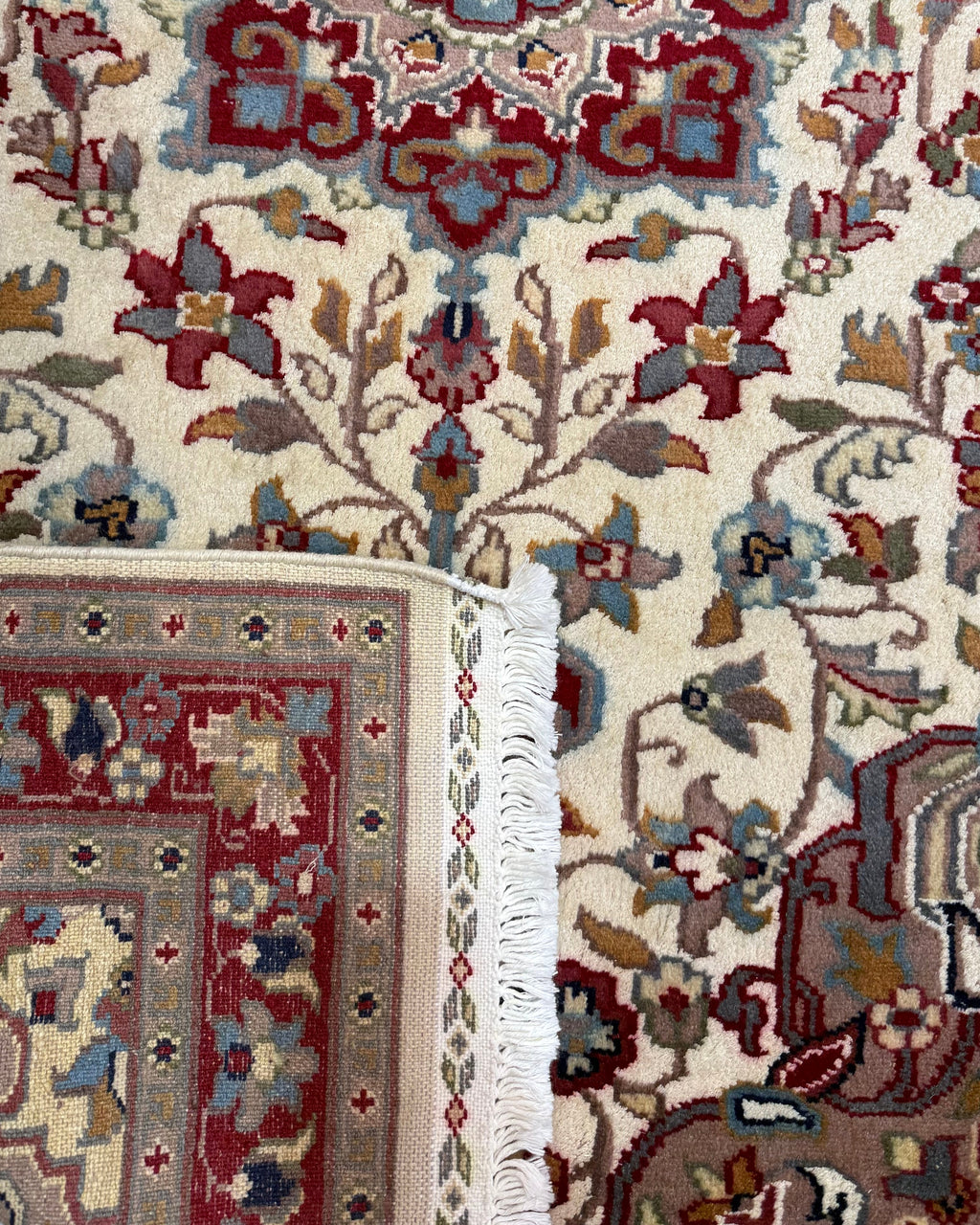 Tappeto Islamabad 157x94 cm avorio con medaglione e motivi floreali
