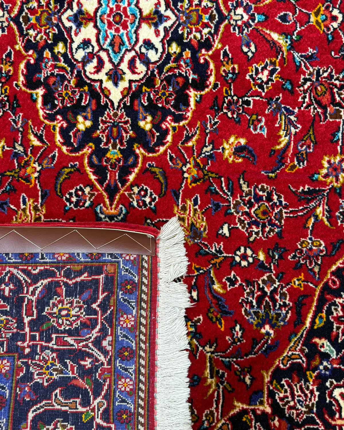 Tappeto persiano Kashan Shad Sar 180x110 cm rosso con medaglione floreale
