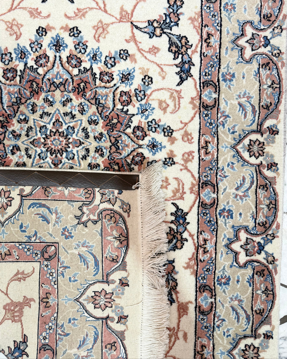 Tappeto persiano Kashan 157x106 cm crema con medaglione floreale