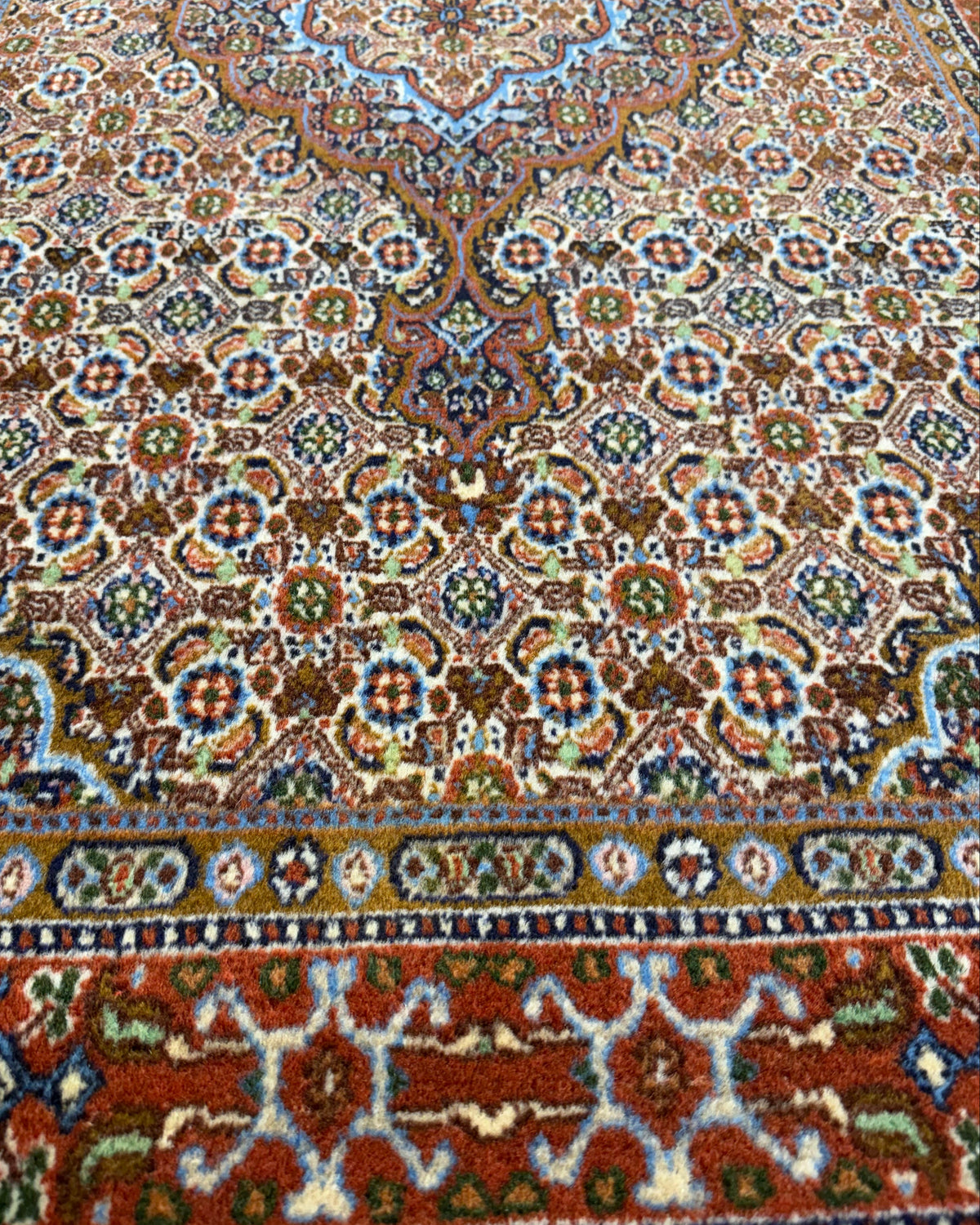 Tappeto persiano Mud 158x98 cm con medaglione centrale e motivi floreali