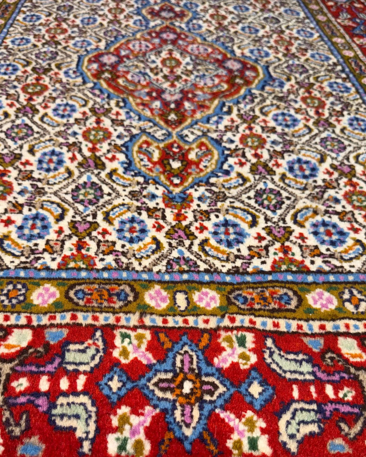 Tappeto persiano Mud 113x83 cm avorio con medaglione centrale