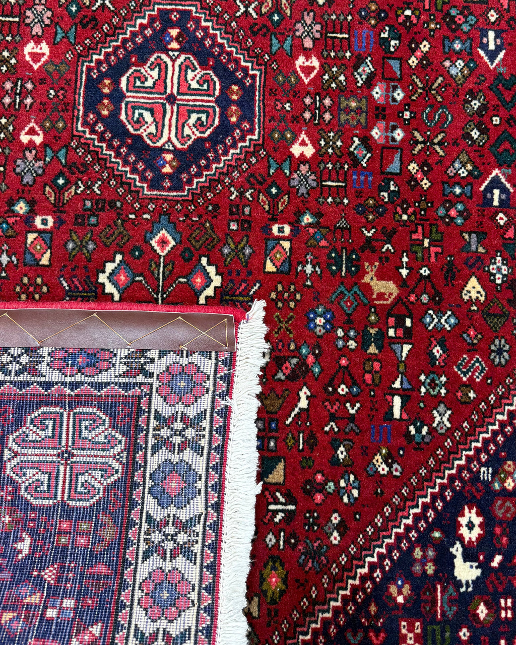Tappeto persiano Abadeh 155x105 cm rosso con medaglione geometrico