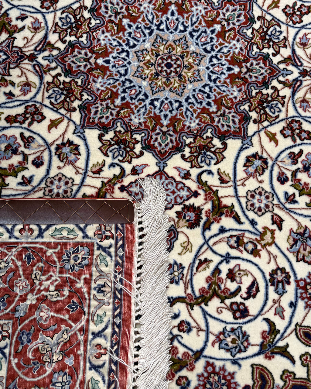 Tappeto persiano Esfahan 157x113 cm crema con medaglione floreale