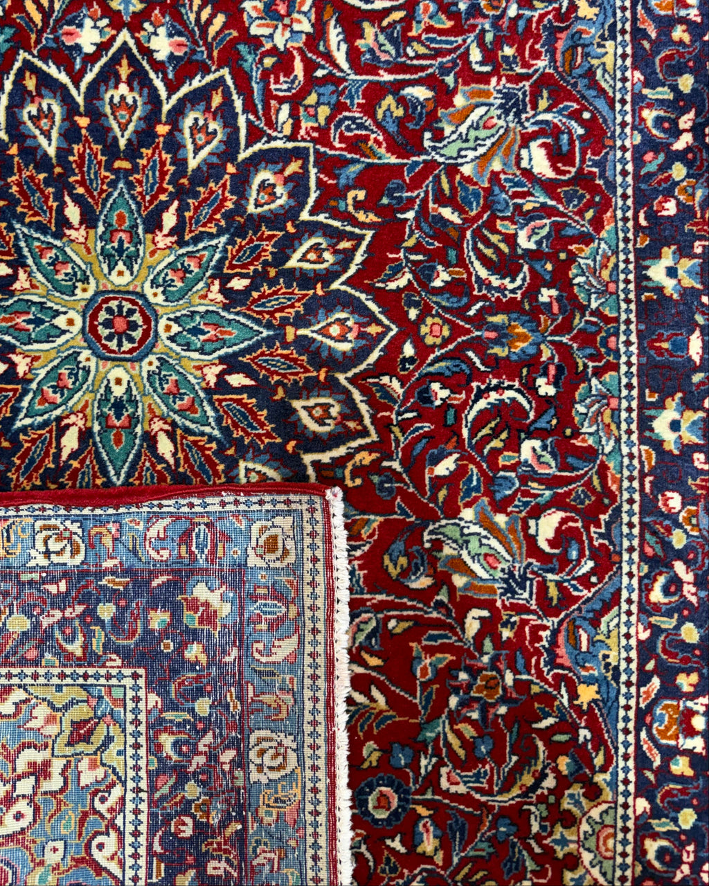 Tappeto persiano Saruk 158x101 cm rosso e blu con medaglione floreale