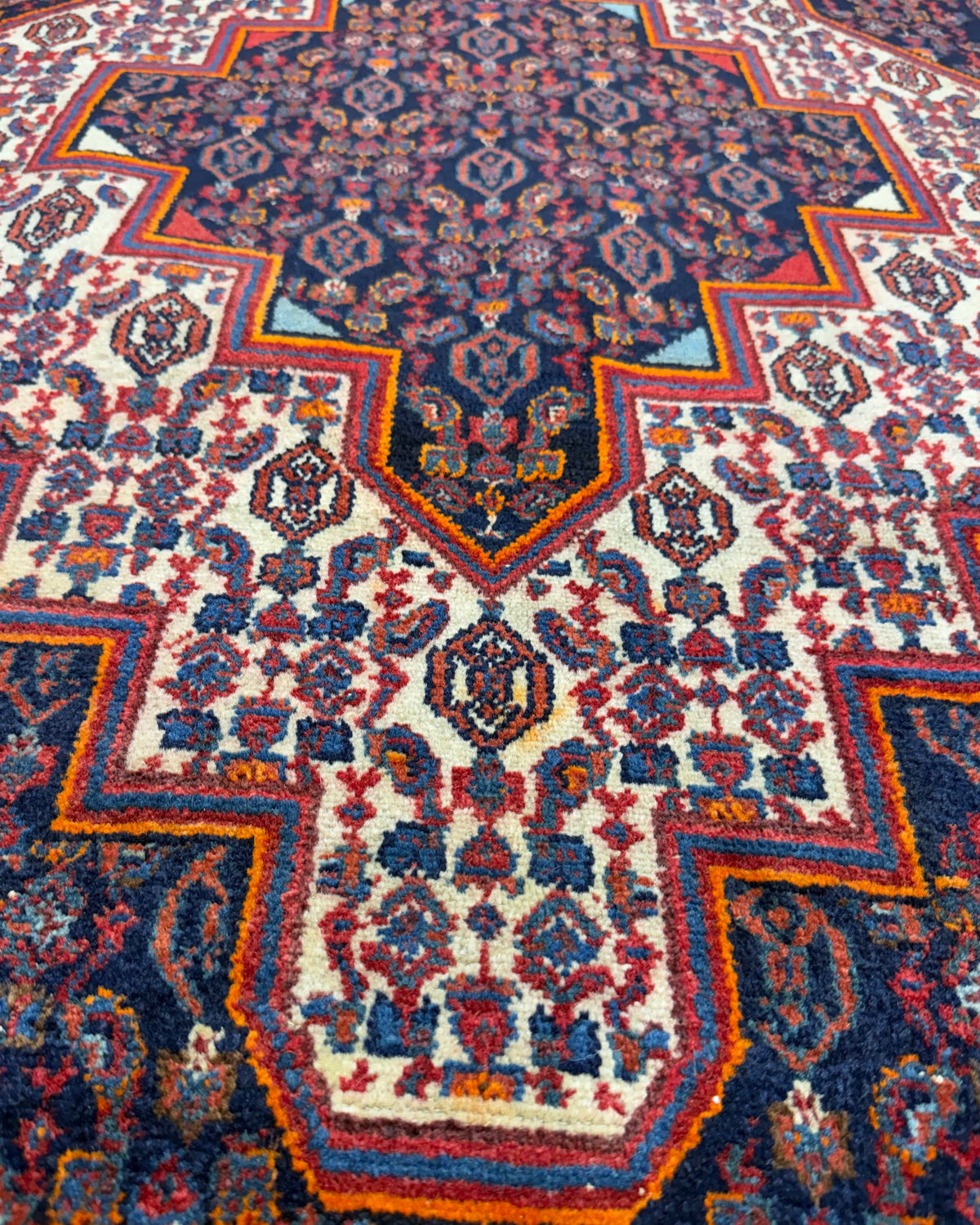 Tappeto persiano Senneh d'epoca 154x113 cm blu con medaglione geometrico