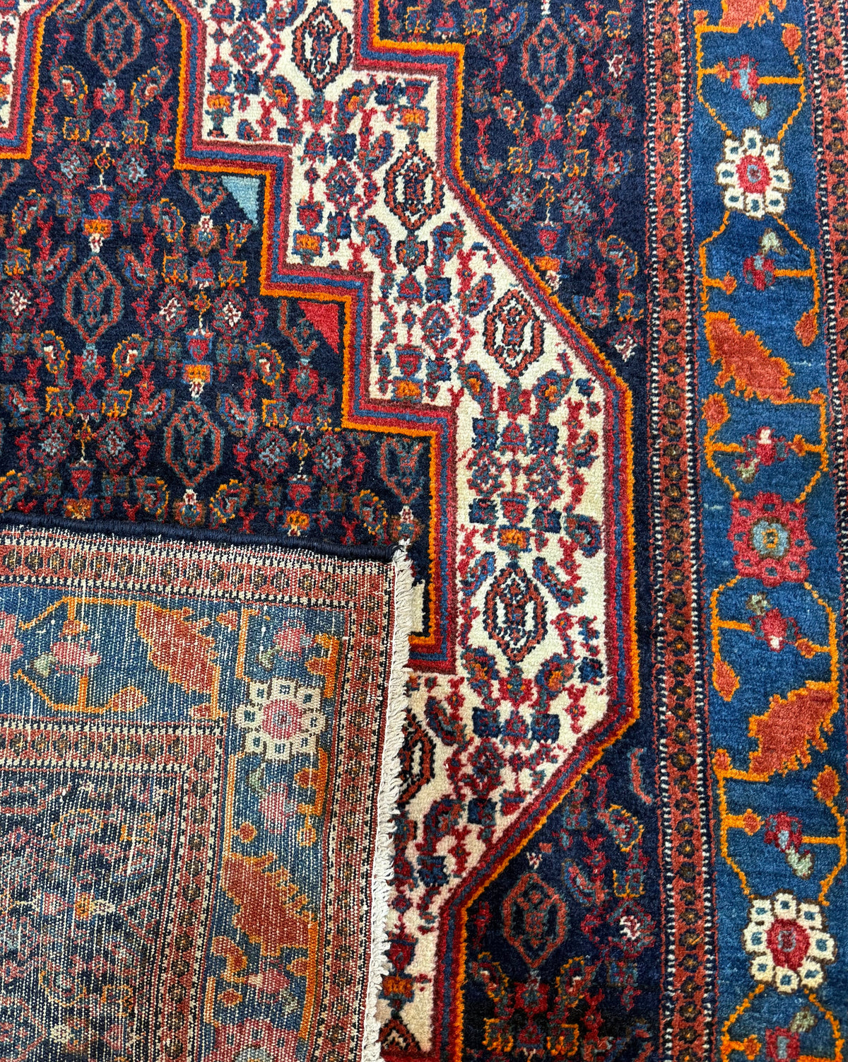 Tappeto persiano Senneh d'epoca 154x113 cm blu con medaglione geometrico