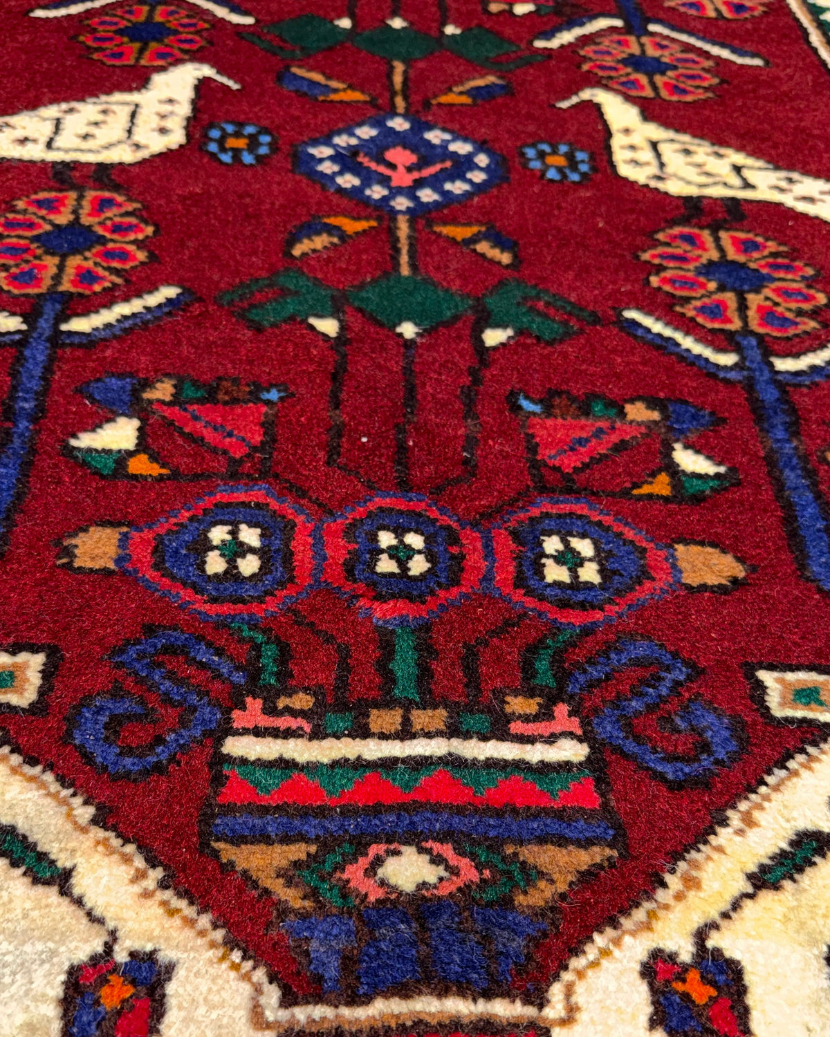 Tappeto persiano Shahsavand 127x78 cm rosso con motivi figurativi