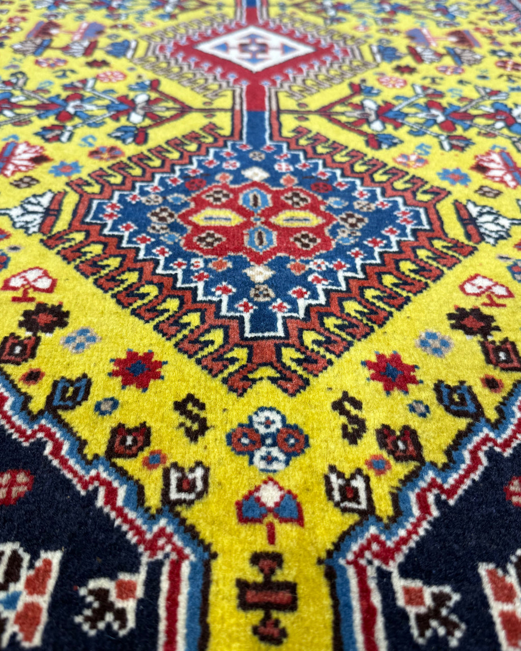 Tappeto persiano Yalameh 135x81 cm giallo con disegno geometrico