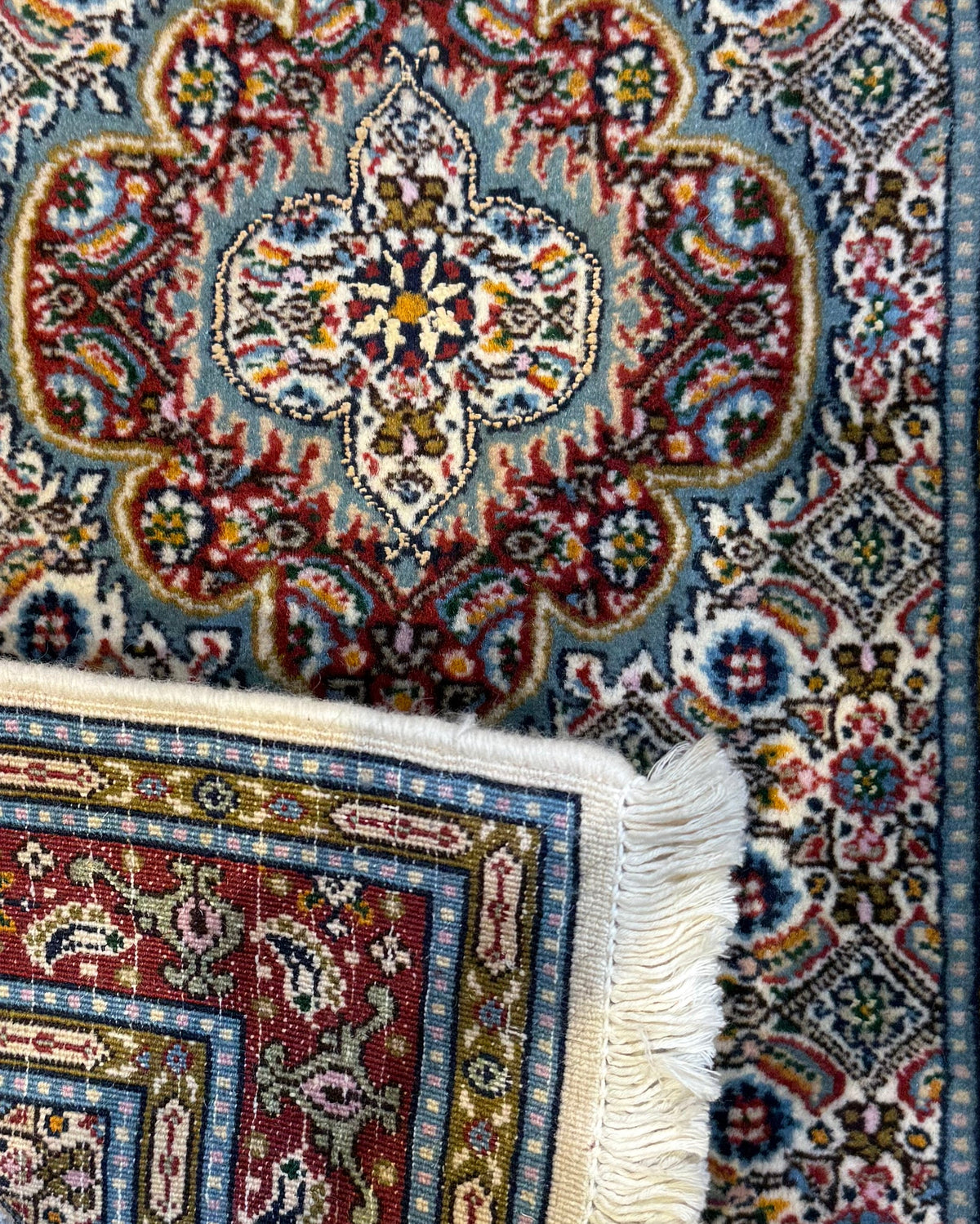 Coppia di scendiletto Mood misto seta 90x60 cm con medaglione centrale e motivi floreali