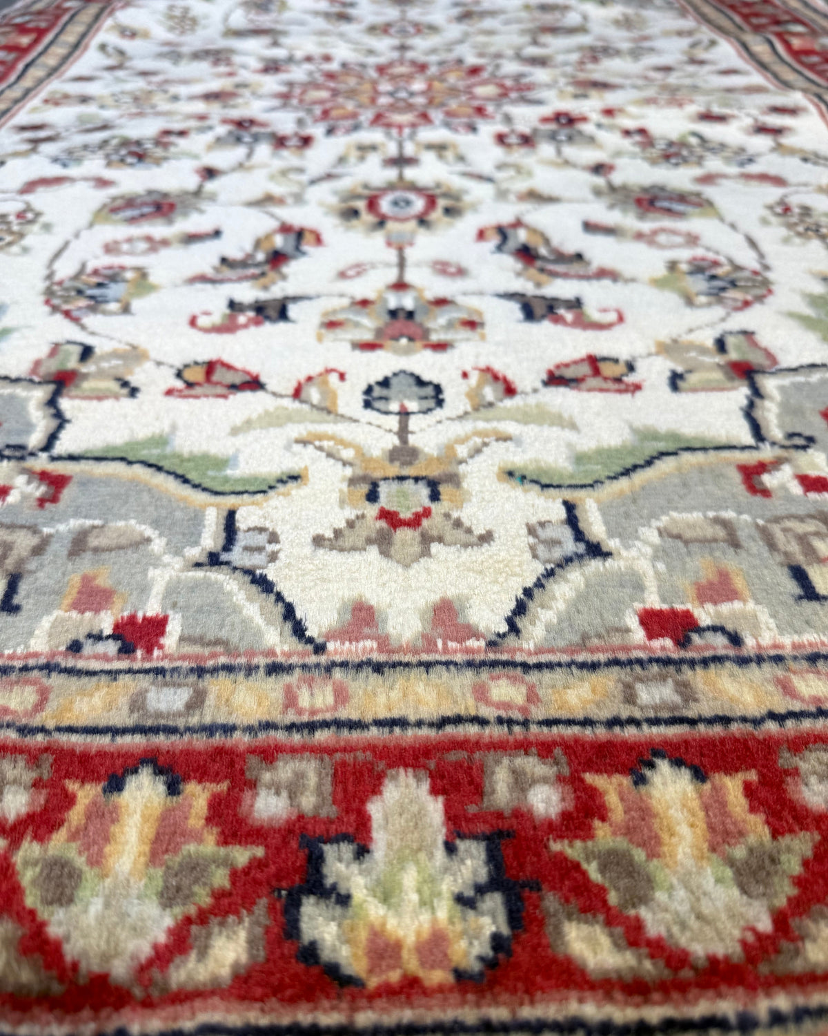 Tappeto Islamabad 124x78 cm avorio con medaglione floreale