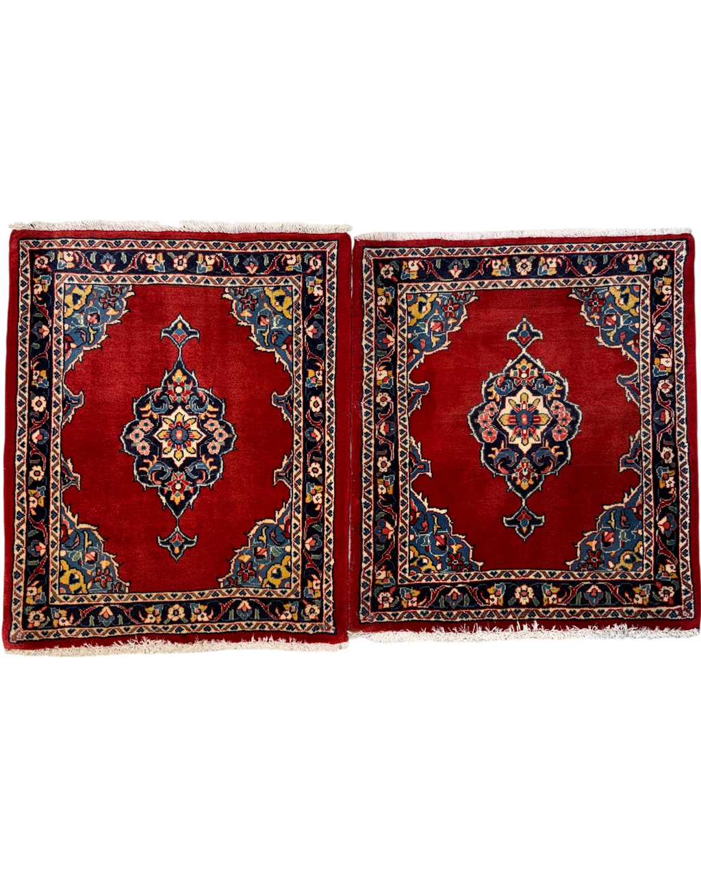 Kashan 83x70 cm - coppia di scendiletto persiani in lana con fondo rosso e medaglione centrale
