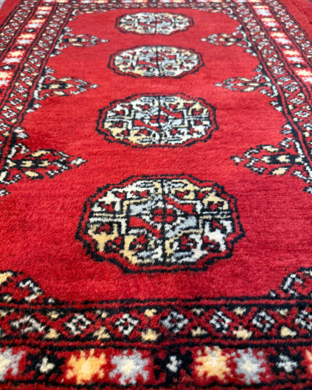 Kashmir 90x60 cm, coppia di scendiletto rossi con medaglioni geometrici