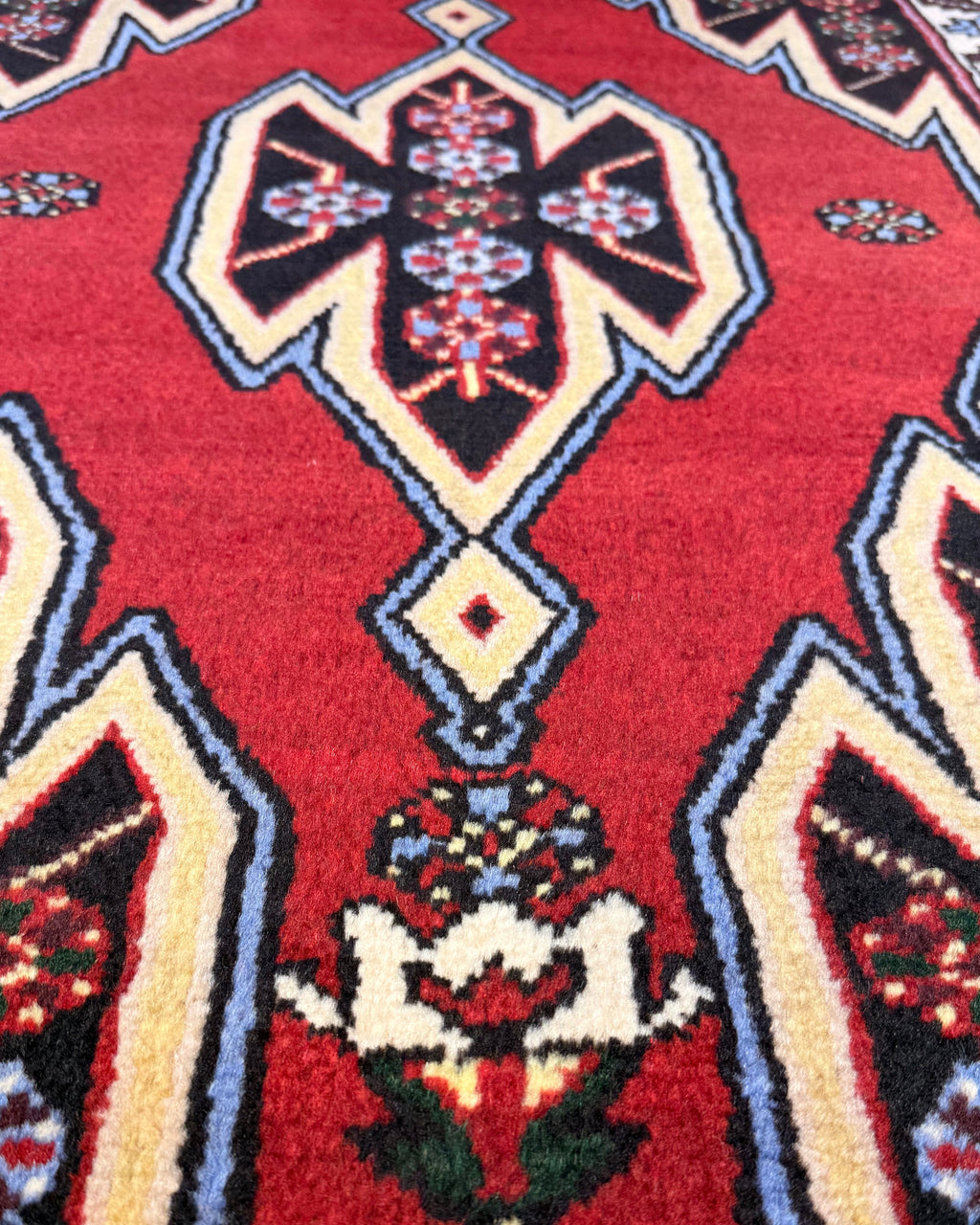 Tappeto persiano Mazlagan 126x77 cm rosso con disegno geometrico