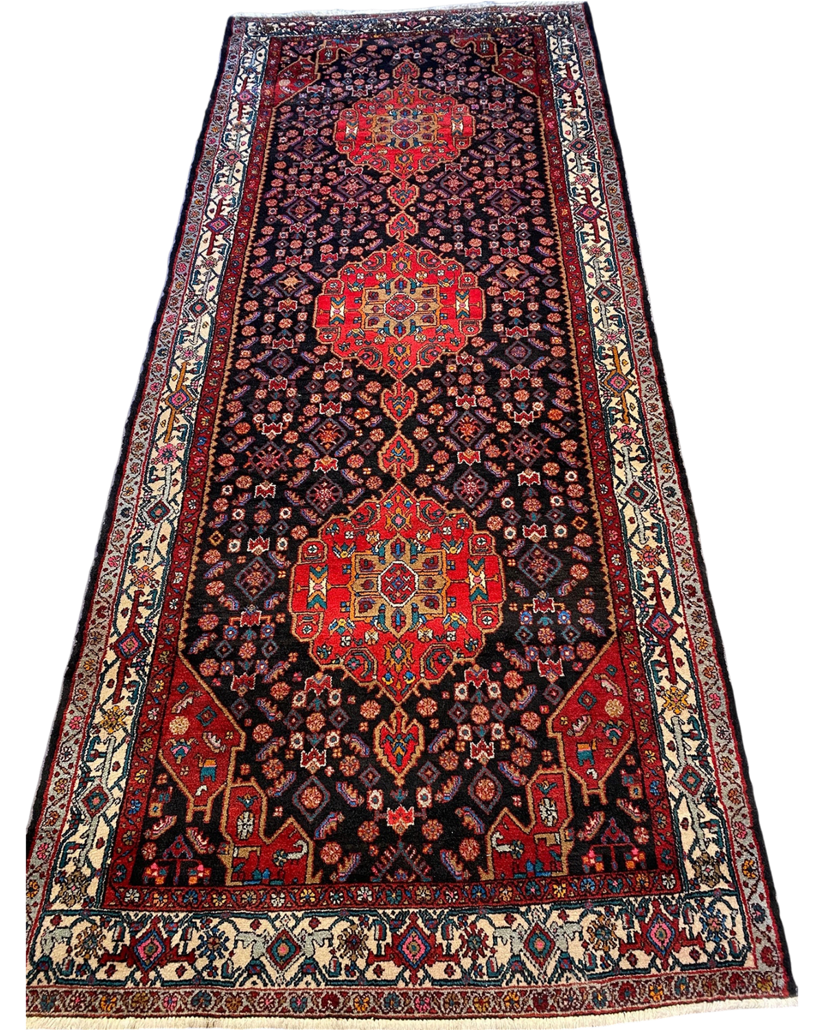 Passatoia Hosseinabad persiana usata 350x160 cm con tre medaglioni geometrici su fondo scuro