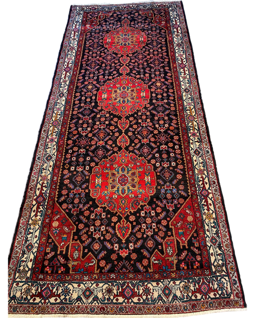 Passatoia Hosseinabad persiana usata 350x160 cm con tre medaglioni geometrici su fondo scuro