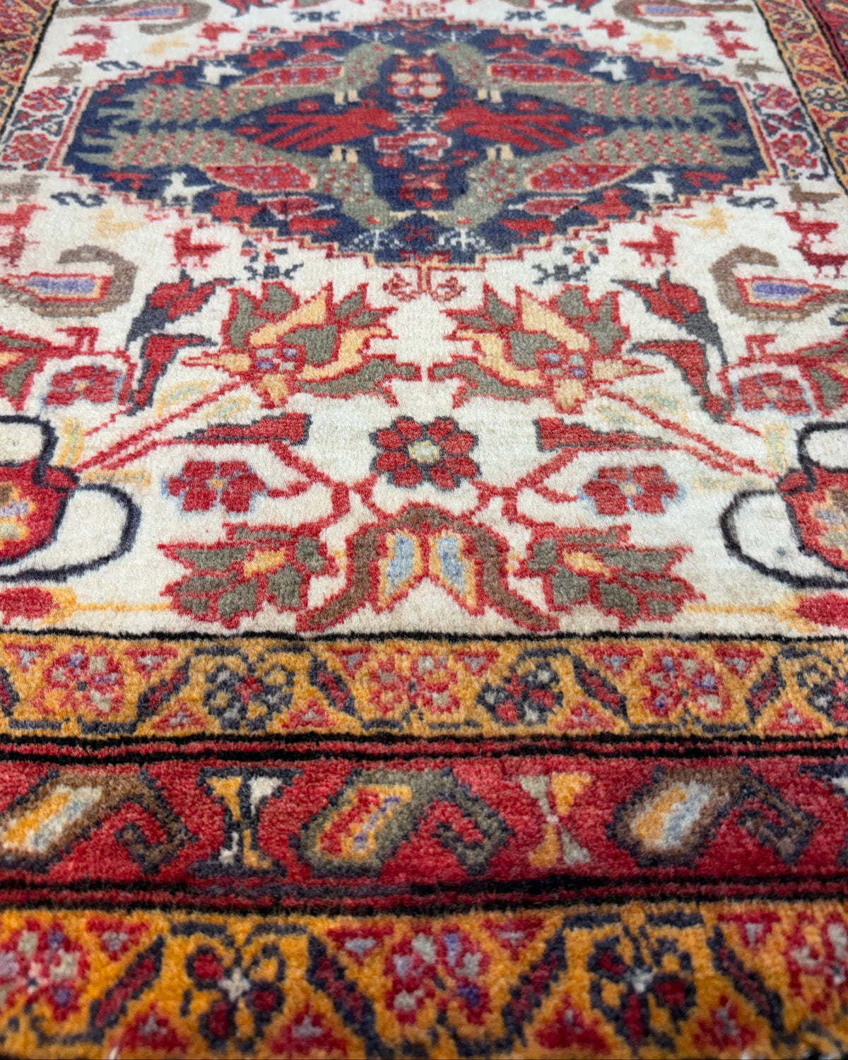 Qassemabad 84x71 cm - scendiletto persiano annodato a mano con motivi geometrici e floreali