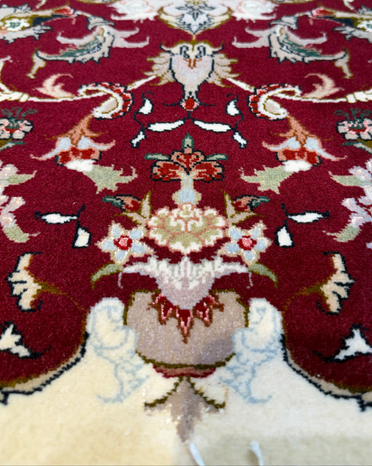 Tabriz 60 Raj misto seta 90x60 cm - coppia di scendiletto persiani con fondo bordeaux e motivi floreali