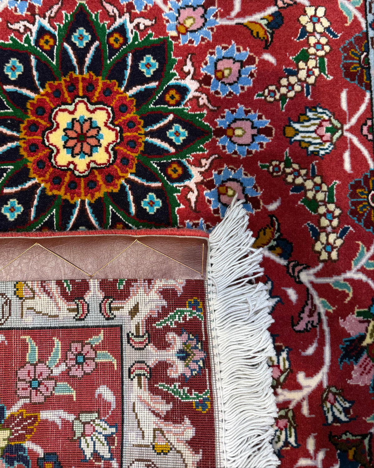 Tabriz 60 Raj misto seta 94x60 cm - scendiletto persiano annodato a mano con fondo rosso e medaglione floreale