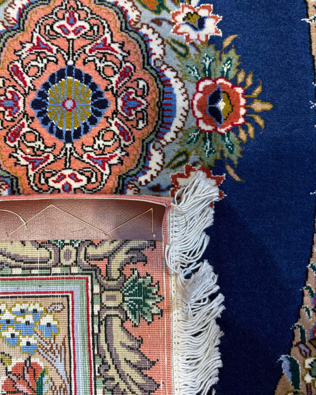 Tabriz 60 Raj misto seta 95x64 cm - coppia di scendiletto persiani blu e salmone con medaglione floreale