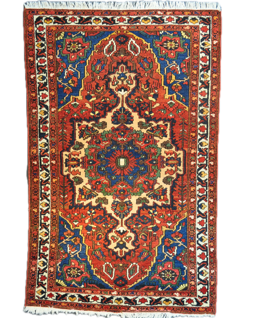 Tappeto Bakhtiari persiano annodato a mano con medaglione centrale e colori rosso, blu e avorio, misura 215x130 cm