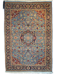 Tappeto Berkana annodato a mano con fondo azzurro e ricchi motivi floreali persiani, misura 230x160 cm
