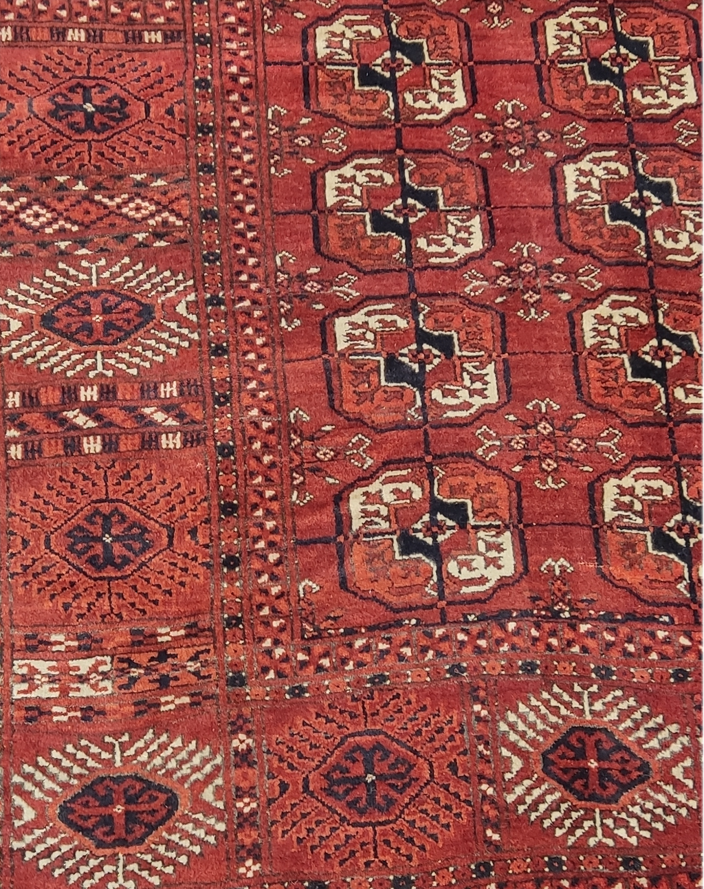 Tappeto Bukhara Russo annodato a mano con motivi Gul geometrici su fondo rosso, misura 210x130 cm