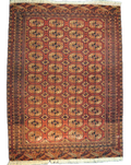 Tappeto Bukhara Russo Antico annodato a mano con tradizionali motivi gul su fondo rosso, misura 170x130 cm