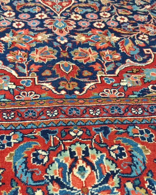 Tappeto Farahan persiano annodato a mano 200x127 cm con raffinati motivi tradizionali e colori classici.