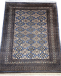 Tappeto Kashmir usato 242x152 cm con disegno geometrico nei toni del blu e beige