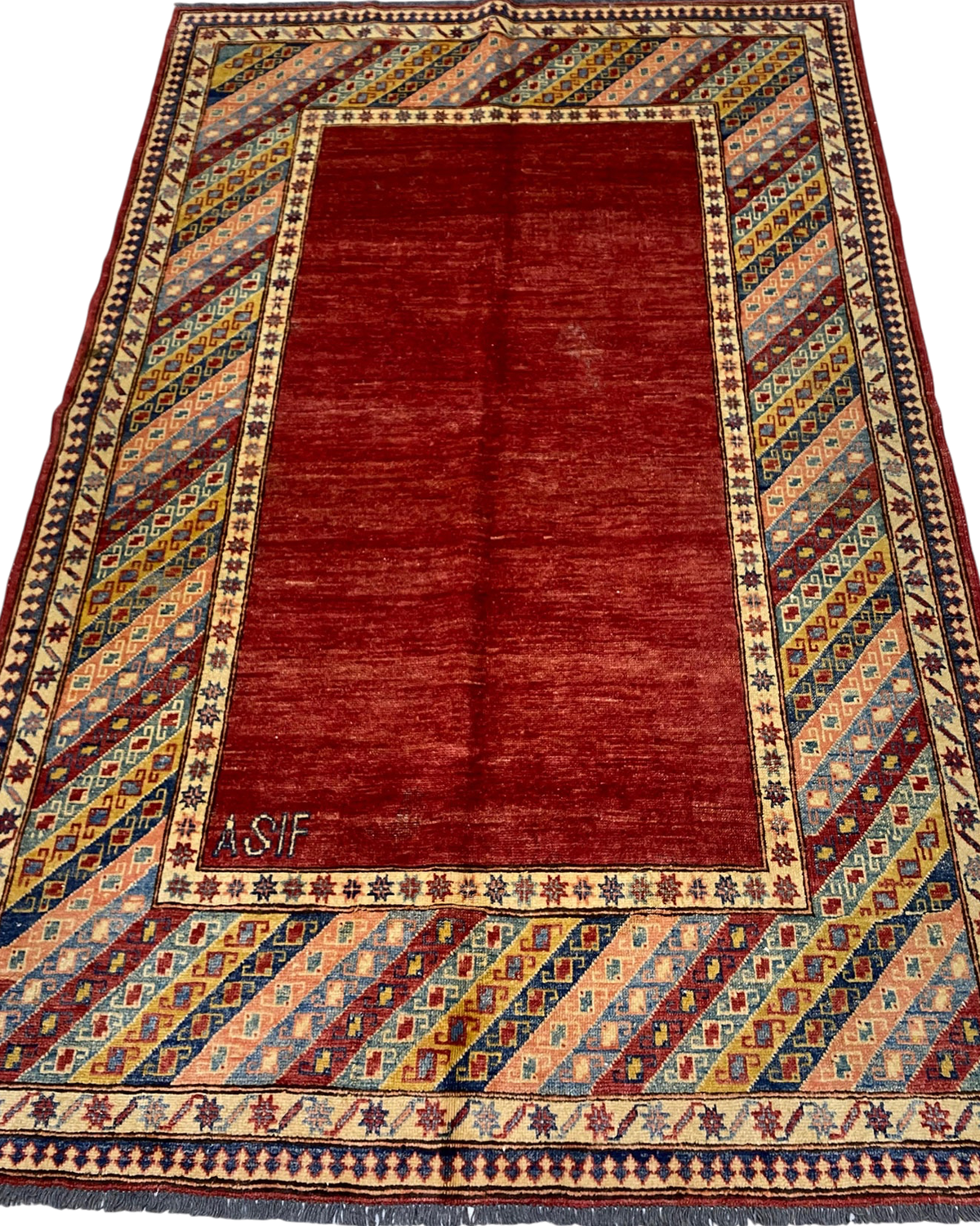 Tappeto Kazak usato 232x150 cm annodato a mano con campo rosso e bordure geometriche policrome