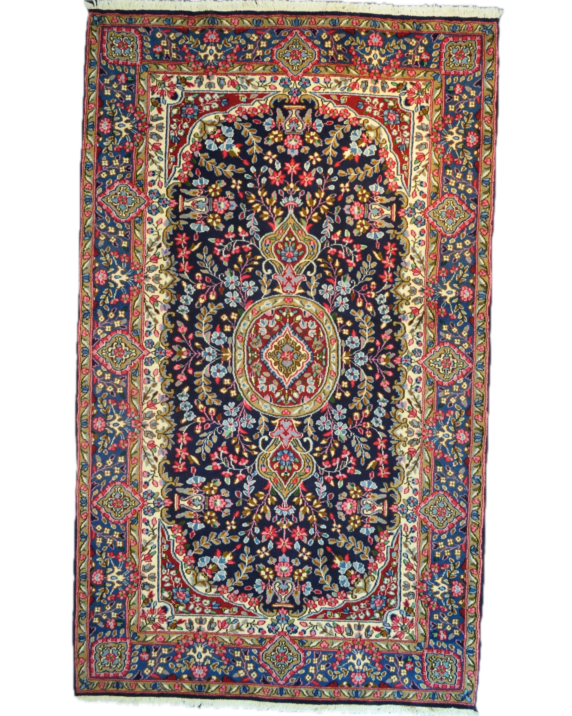 Tappeto Kerman persiano annodato a mano 240x145 cm con medaglione centrale e raffinati motivi floreali su fondo blu notte.