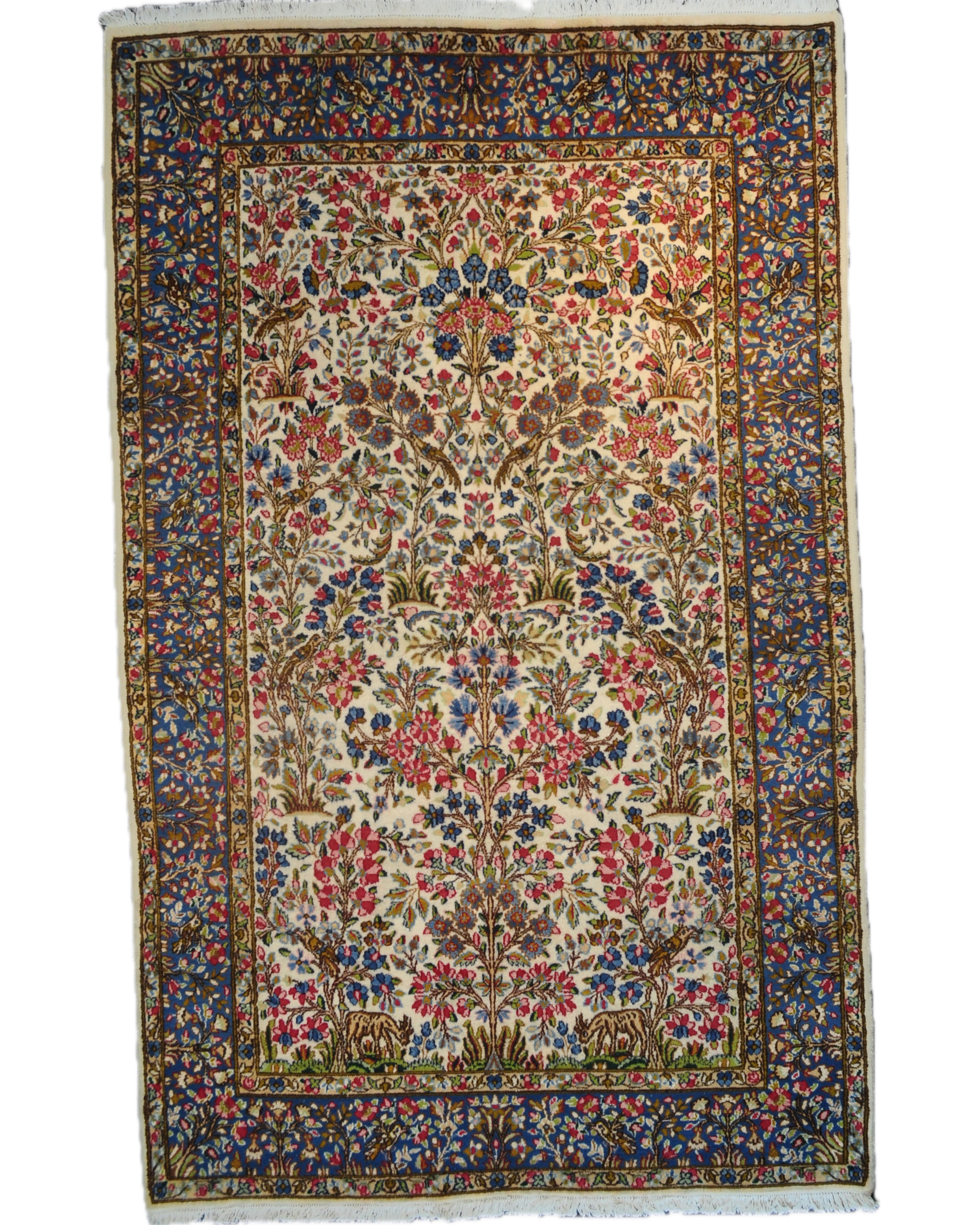 Tappeto persiano Kerman annodato a mano con albero della vita e ricchi motivi floreali nei toni dell'avorio, blu e rosa, misura 245x150 cm