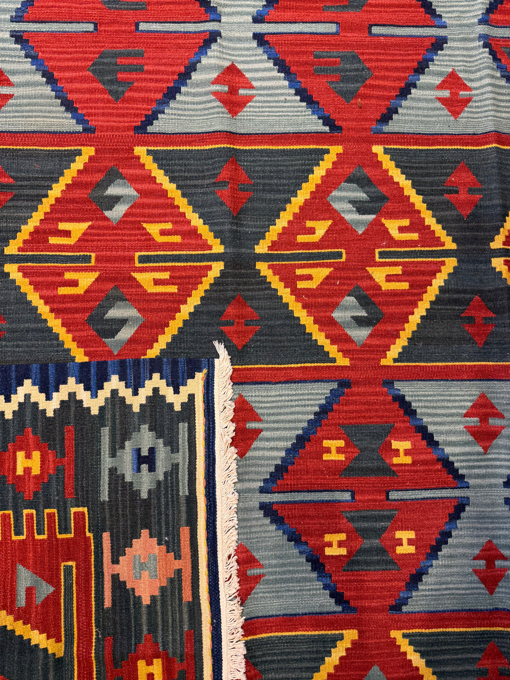 Dettaglio del retro del tappeto Kilim 240x170 cm