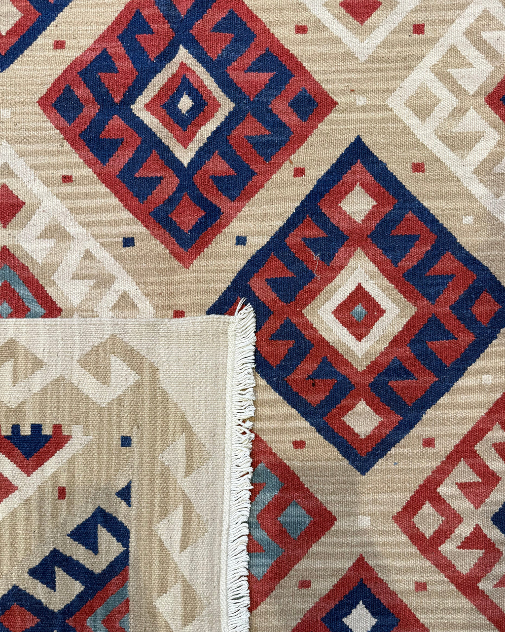 Dettaglio del retro del tappeto Kilim avorio 220x160 cm