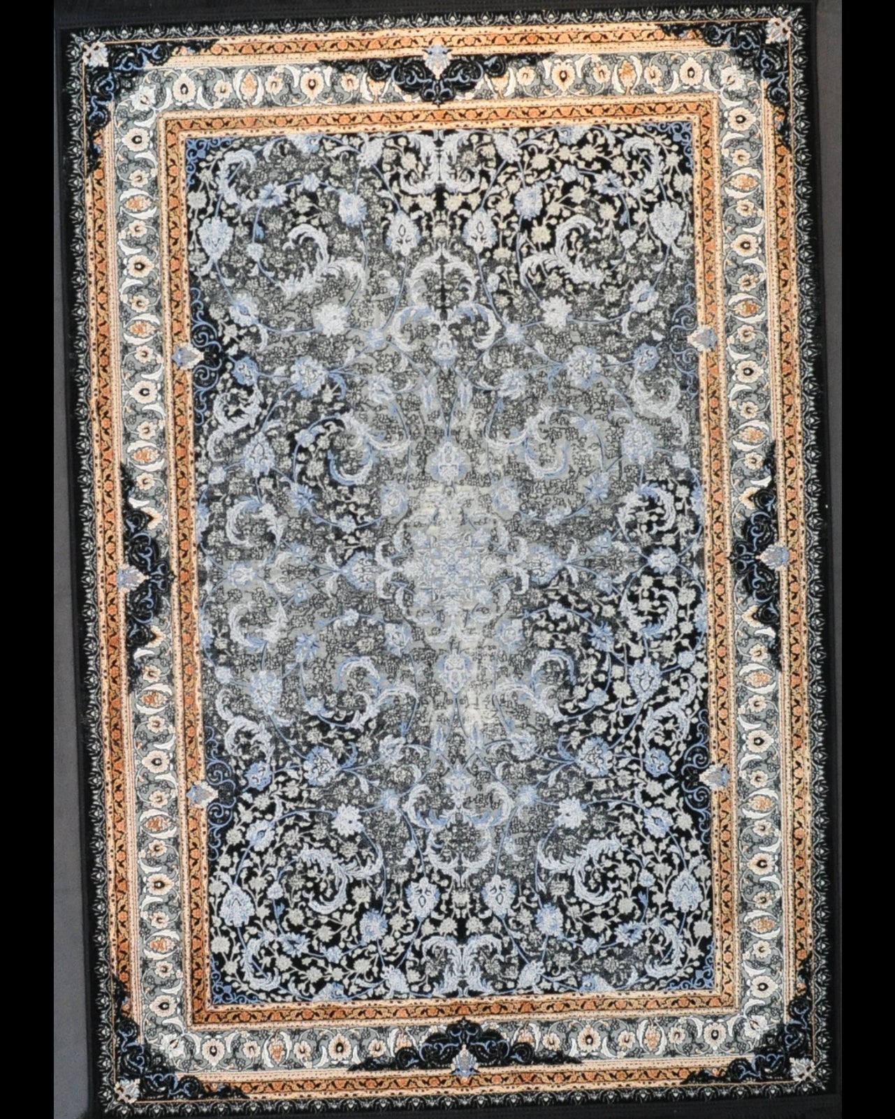 Tappeto meccanico con raffinati motivi floreali e medaglione centrale su fondo nero, misura 150x100 cm