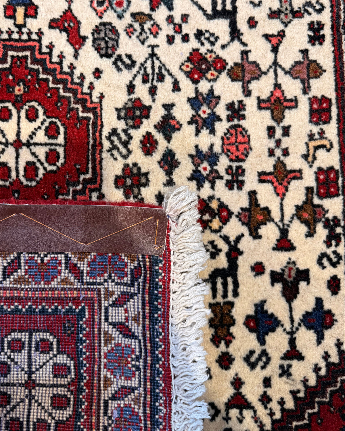 Tappeto persiano Abadeh rosso 105x71 cm con disegno geometrico