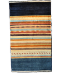 Tappeto persiano Gabbeh annodato a mano con righe multicolore su fondo blu, misura 154x106 cm
