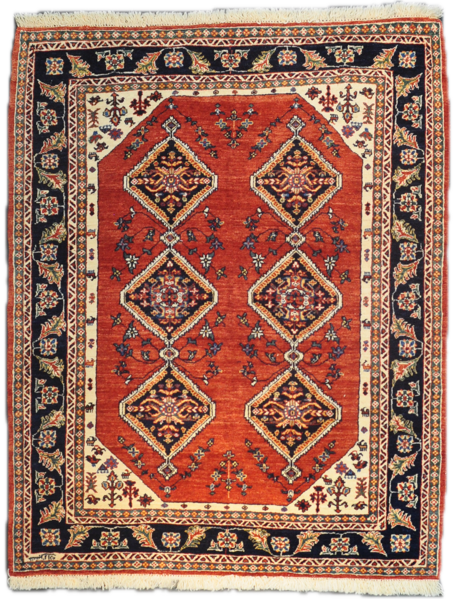 Tappeto persiano Kashkuli annodato a mano con motivi geometrici tribali su fondo rosso, misura 143x112 cm